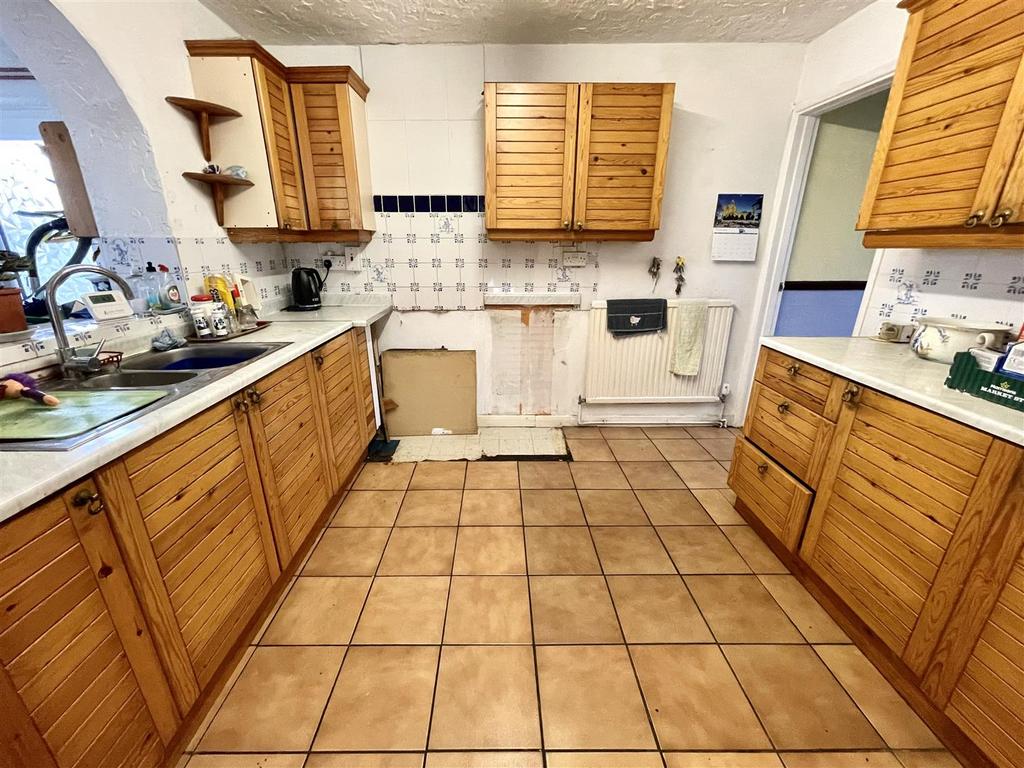 Kitchen :