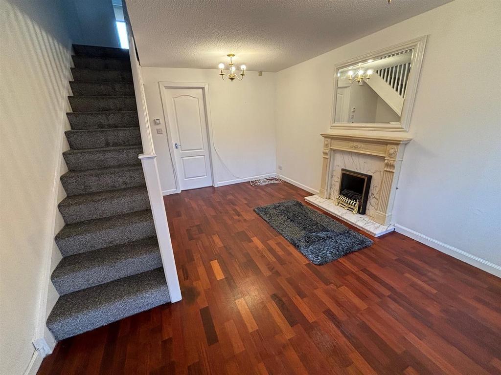 Reid Grove, Motherwell 2 bed house £750 pcm (£173 pw)