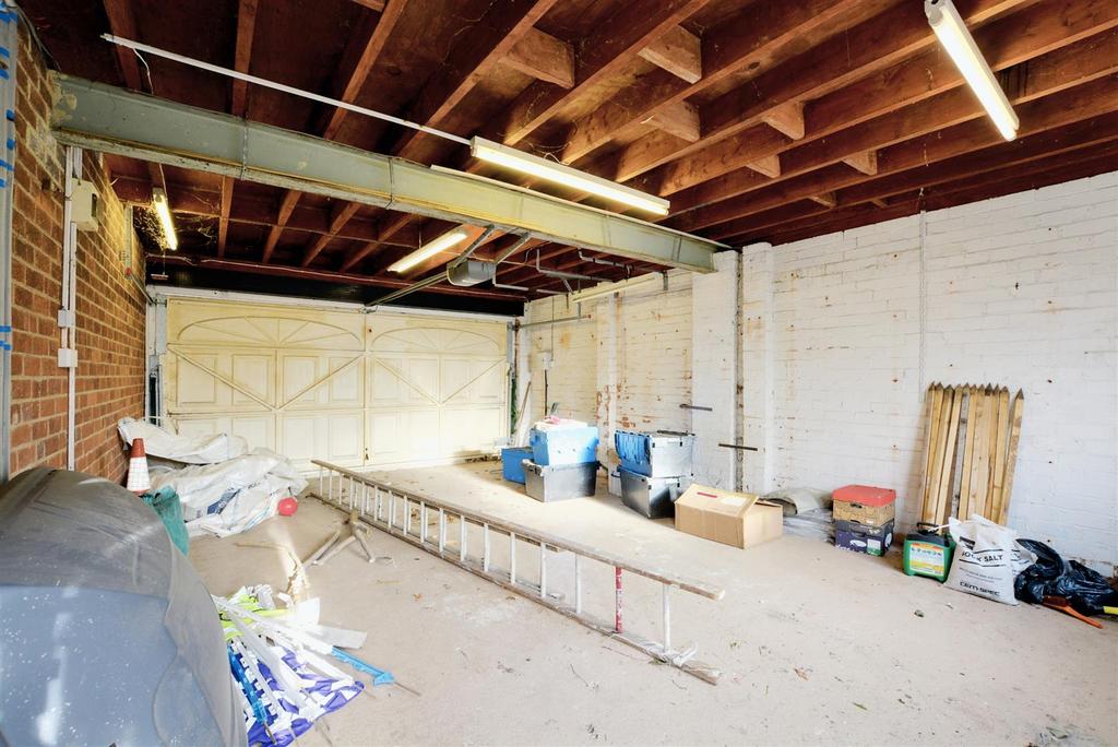 Garage.jpeg