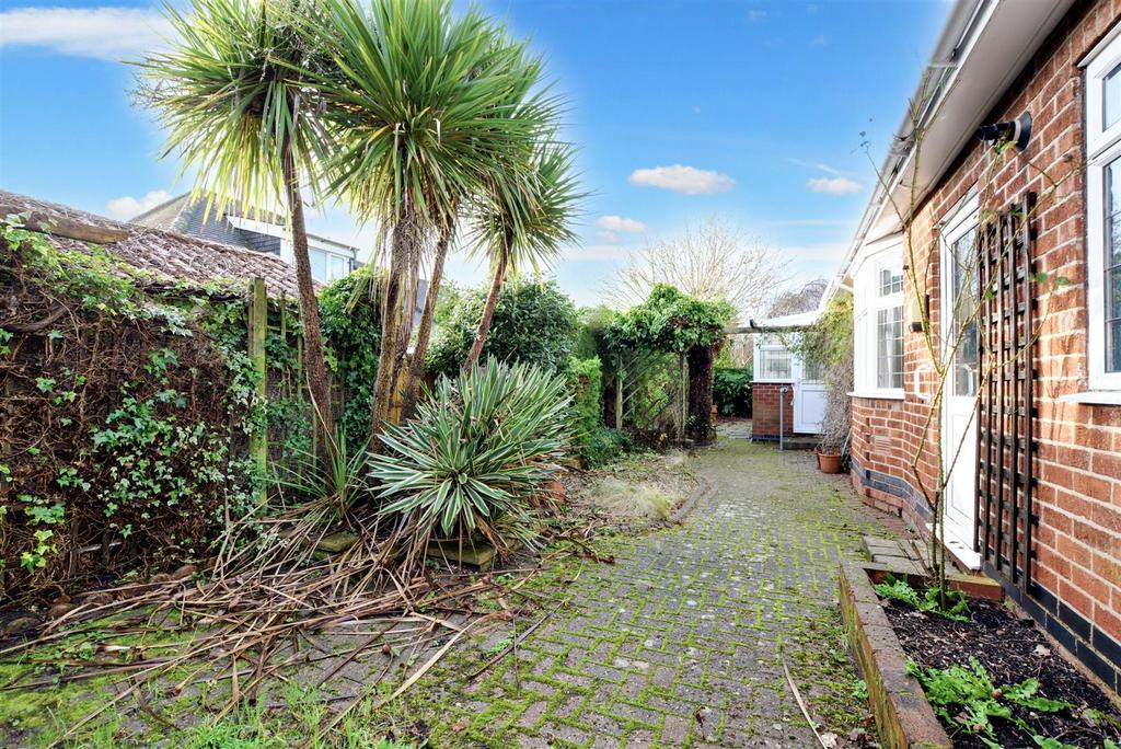 Rear Garden 2.jpeg