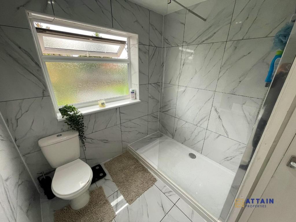 Bathroom side.jpg