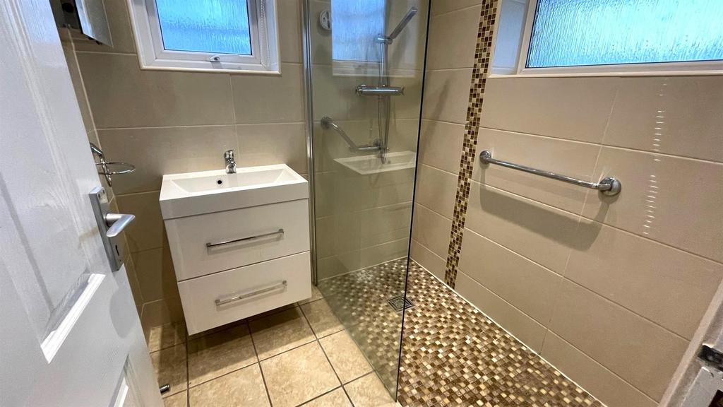 Bath shower room