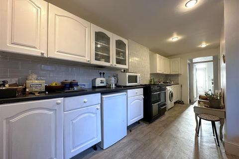 2 bedroom semi-detached house for sale, The Croft, Off Sherwood Avenue, Newark