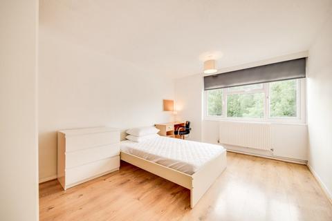 3 bedroom flat to rent, Longmeadow Way, Canterbury