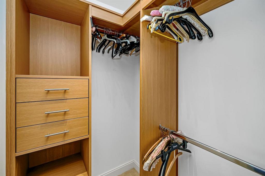 03-6dc24 Elgar Place, 009 (1)-medium.jpg