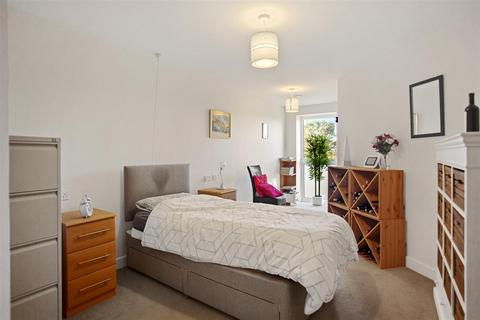 1 bedroom apartment for sale - Gilbert Place, Lowry Way, Swindon, WIltshire, SN3 1FX