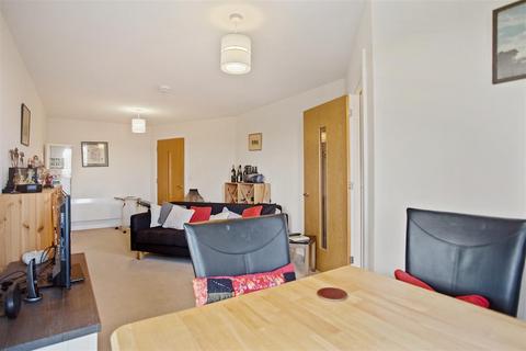 1 bedroom apartment for sale, Gilbert Place, Lowry Way, Swindon, WIltshire, SN3 1FX