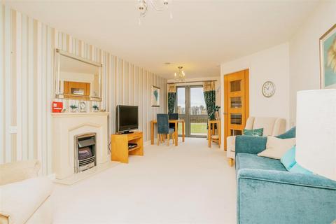 2 bedroom apartment for sale, Eversley Court, Dane Road, Seaford