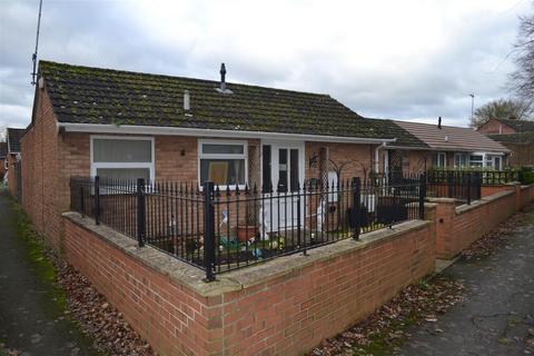 2 bedroom terraced bungalow for sale, Silurian Close, Leominster