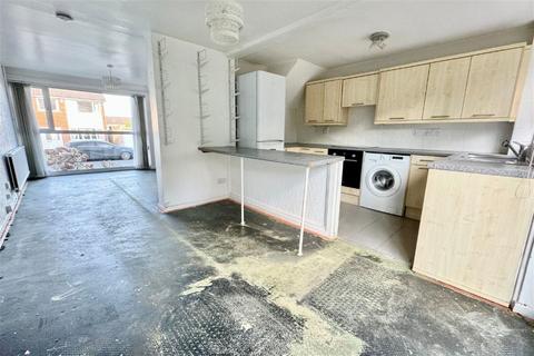 8 Park Close, Nottingham, NG3 5FB