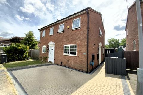 undefined, Nayland Close, Luton, Bedfordshire, LU2 9SZ