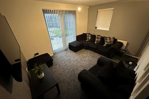 undefined, Nayland Close, Luton, Bedfordshire, LU2 9SZ