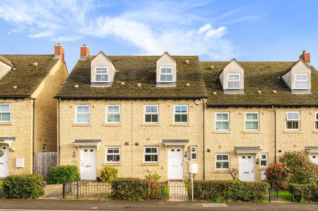 Woodford Way, Witney, OX28 3 bed terraced house for sale £375,000