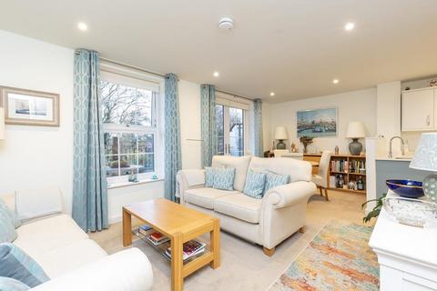 2 bedroom flat for sale, Mulberry House, 2 Canon Woods Close, Sherborne, Dorset, DT9