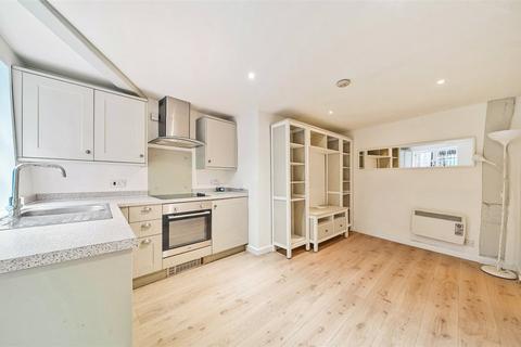 1 bedroom apartment for sale, Little Minster Street, Winchester, Hampshire, SO23