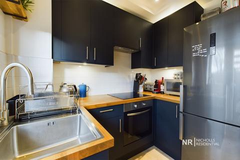 122 Hook Road, Surbiton, KT6 5BZ
