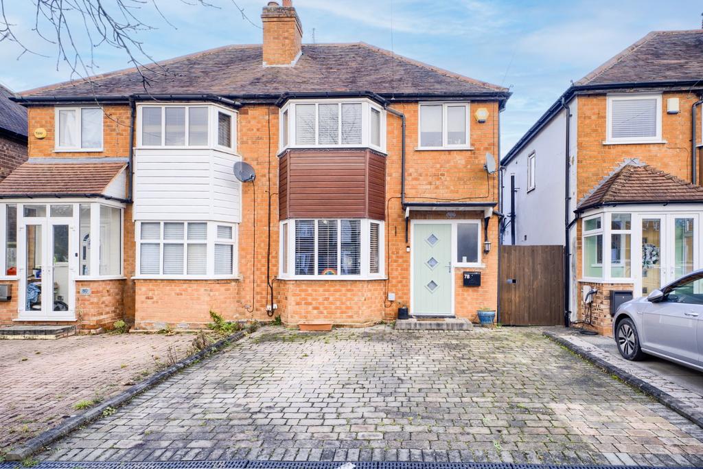 Newborough Road, Shirley, Solihull, West Midlands, B90 3 bed semi