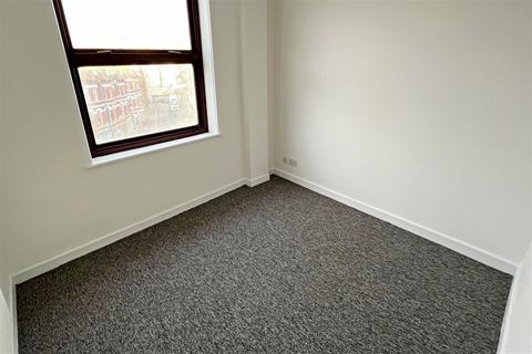 3 bedroom flat to rent, Bournemouth