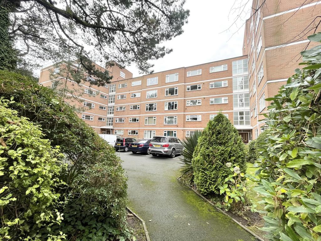 Dean Park Road, Bournemouth, 2 bed flat £1,300 pcm (£300 pw)