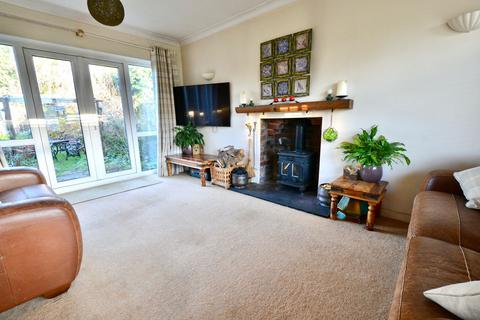 2 Broadway Close, Fladbury, Pershore, WR10 2QQ