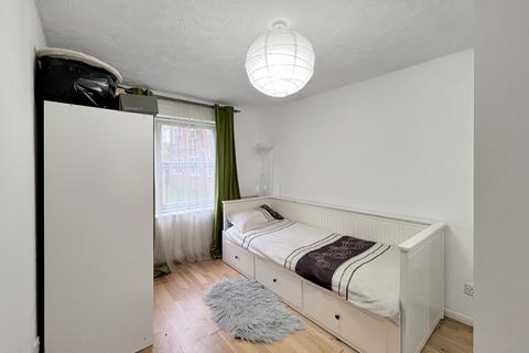 1 bedroom flat for sale, Myatts Field Court, SE5