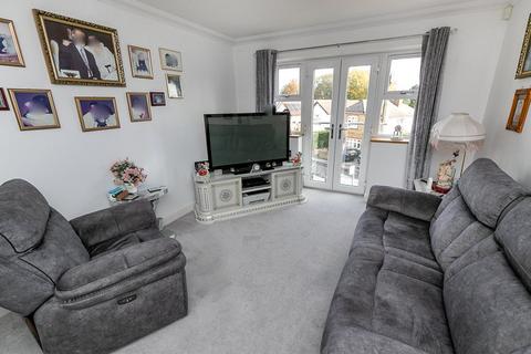 2 bedroom apartment for sale, Chaldon Road, CATERHAM, Surrey, CR3