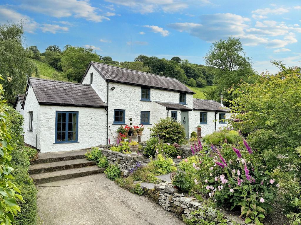 Llanfairtalhaiarn, Abergele, LL22 8BJ 4 bed cottage for sale £450,000