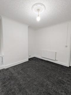 2 bedroom terraced house to rent, Parkinson Street, Burnley BB11
