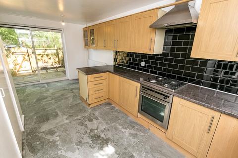 3 bedroom terraced house for sale - Birchfield Close, COULSDON, Surrey, CR5