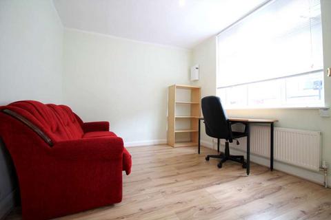 32 Sunnycroft Road, Hounslow, TW3 4DR