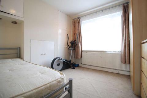 32 Sunnycroft Road, Hounslow, TW3 4DR