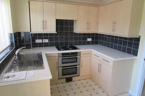 2 bedroom end of terrace house to rent, Pineview Drive, Newport, Isle Of Wight, PO30