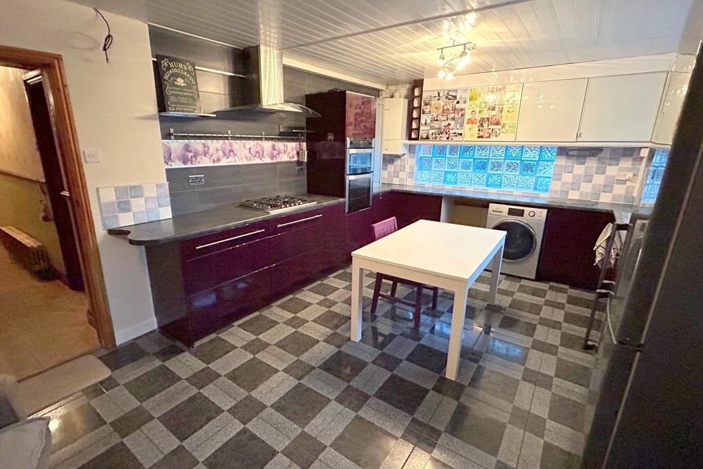 Kitchen 2