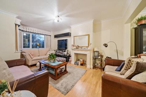 74 Chessington Way, West Wickham, BR4 9NX
