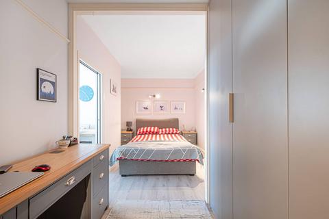 1 bedroom flat for sale, Hillside Court, Hampstead, London, NW3