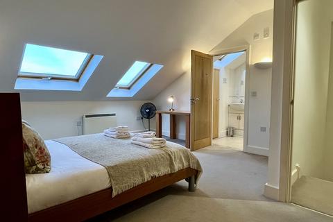 2 bedroom apartment to rent, Manor House, Cambridge CB4