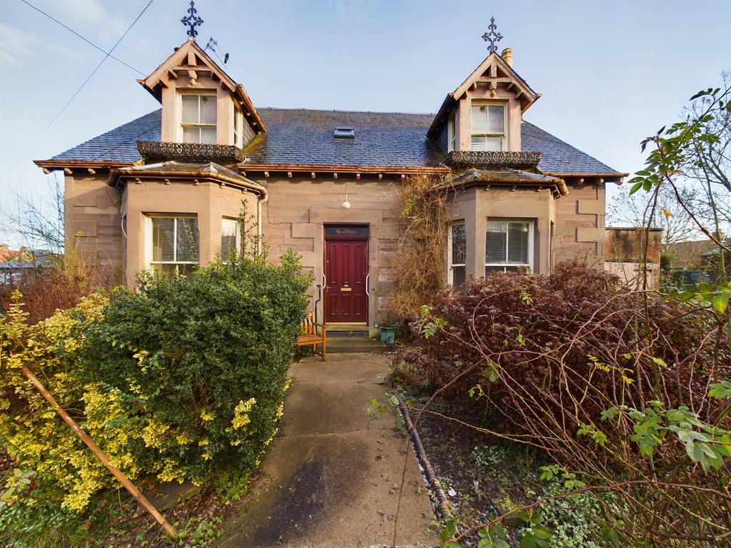 Ivy Cottage, Hay Street, Coupar Angus, Perthshire, PH13 3 bed detached