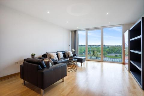 2 bedroom flat to rent, Queenstown Road, London, SW11