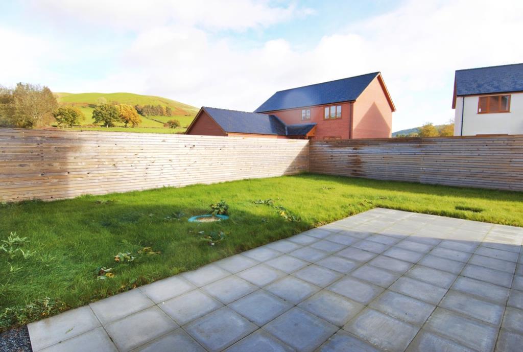 Llanddewi Hills, Llandrindod Wells, LD1 3 bed semidetached house for