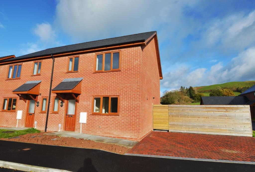 Llanddewi Hills, Llandrindod Wells, LD1 3 bed semidetached house for