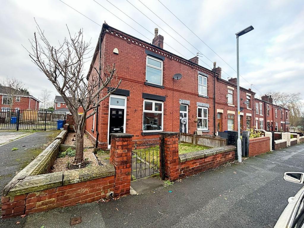 York Road South, AshtoninMakerfield, Wigan, WN4 9DT 2 bed end of