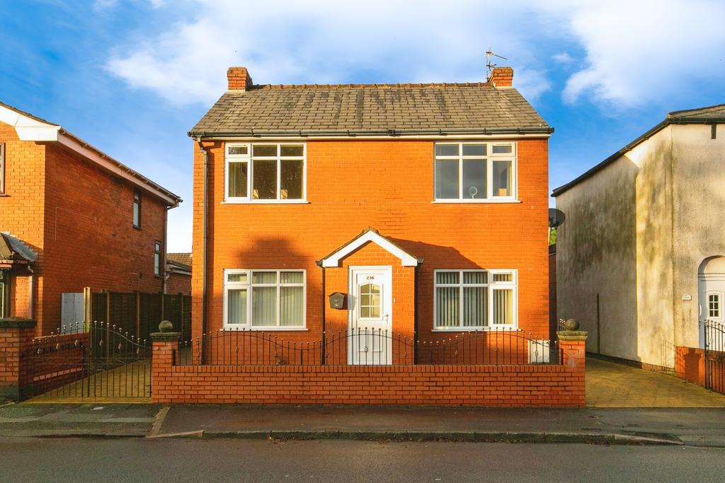 Church Road, Haydock, St Helens, WA11 4 bed detached house for sale £