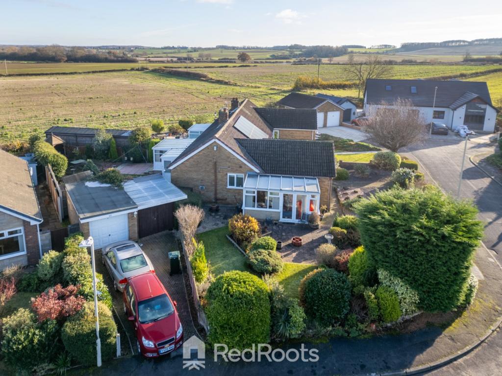 Springfield Crescent, Pontefract WF8 3 bed semidetached bungalow for