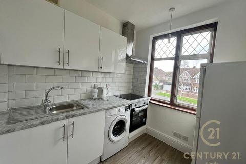 1 bedroom in a house share to rent, Raeburn Avenue, SURBITON KT5