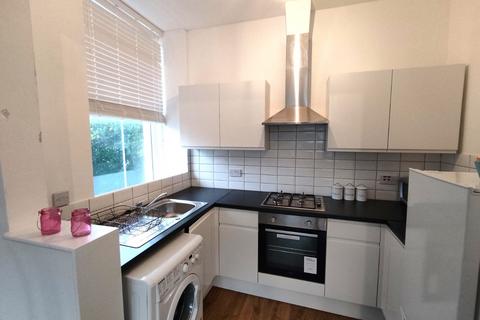 2 bedroom flat to rent, Onslow Drive, Dennistoun, Glasgow, G31