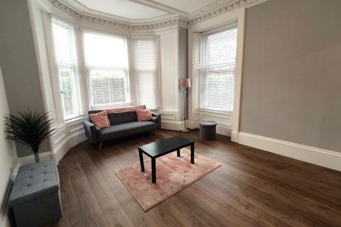 2 bedroom flat to rent, Onslow Drive, Dennistoun, Glasgow, G31