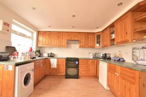 6 bedroom terraced house to rent - Stanway Close, Bath