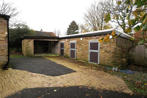 4 bedroom equestrian property to rent - Highgate Road, Hayfield, SK22