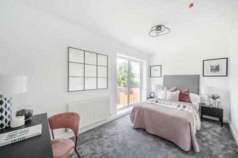 2 bedroom semi-detached house for sale, Dudley Road,  Finchley,  London,  N3