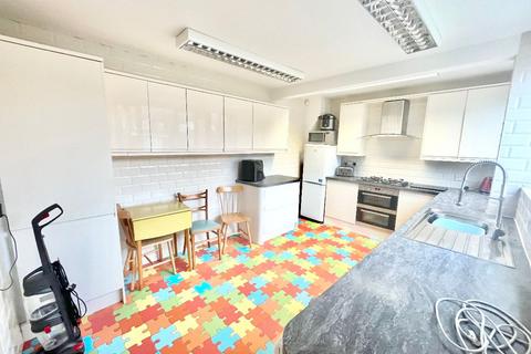 3 bedroom terraced house for sale, Keir Hardie Way, Barking